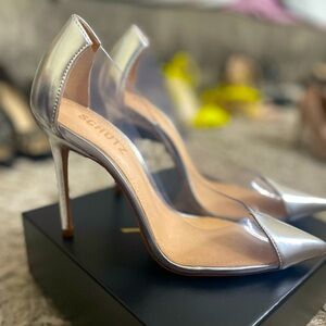 New nwt Schutz Cendi Transparent Prata Silver Pointed Toe Vinyl Stiletto Pumps